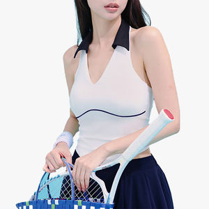 Ensemble deux pièces personnalisable pour femme : débardeur anti-transpiration et mini-jupe de tennis, idéal pour le sport, le tennis et la course à pied, avec col et blocs de couleur. - Product Image 3