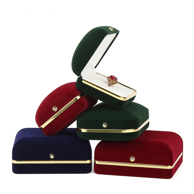 Guangdong Custom Logo Vintage Luxury Personalised Wedding Flannel Velvet Jewelry Medium Ring Necklace Box