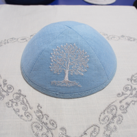 Top Kipot Kippah de lino con logotipo de árbol bordado Personalizar Bar Mitzvah Hat Judaica Yarmulke Daily Jewish Kippot para regalo.