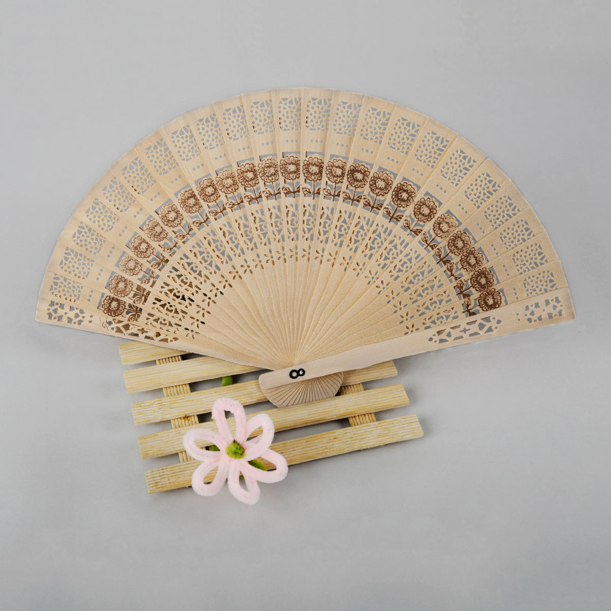 2 Ventagli Pieghevoli In Raso E Bamb&ugrave; - Stile Cinese Per Matrimoni E Decorazioni | Portatili