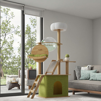 Arbre à chat d'intérieur vert de Noël, grand, en bois, avec structure d'exploration, nid, maison, griffoir floral et pilier de saut autoportant