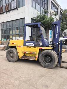 Montacargas Diésel Komatsu con Mástil de 3 Etapas, Neumáticos Neumáticos, Usado, para Operación en Pavimento Exterior, Conducción Asistida, Centro de Carga de 500 mm - Product Image 1