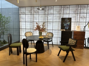 Modern Dining <b>Table</b> Solid Wood Base Natural Wood Surface Round Wooden <b>Table</b> <b>Legs</b> Design for Home and Hotel Use - Product Image 3