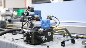 Gesynchroniseerde Durmapress Handleiding E21 80T 2500Mm 2 + 1 Met Nc Rempersmachine Voor 4Mm Zacht Stalen Plaatstaal - Product Image 3