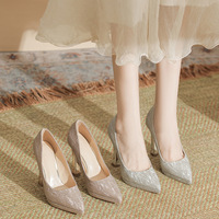 Nouvelles Chaussures de Mariée 2026 Style Élégant à Enfiler, Talons Hauts Carrés Perlés Goutte d'Eau, Talons Épais pour Femmes, Plateforme Imperméable, Chaussures Élégantes