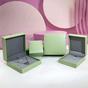 Hellgrüne Luxus Verlobung sring Schmuck Set Box Doppel ring Ohrringe Frische Clam shell Kunststoffs chale Kunstleder Papier Lager - Product Image 5