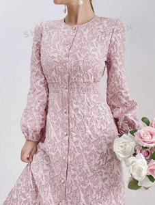 Telas tejidas de poliéster Jacquard para hacer elegantes vestidos de Jacquard de cintura fruncida con manga de primavera y verano de estilo vacacional - Product Image 3