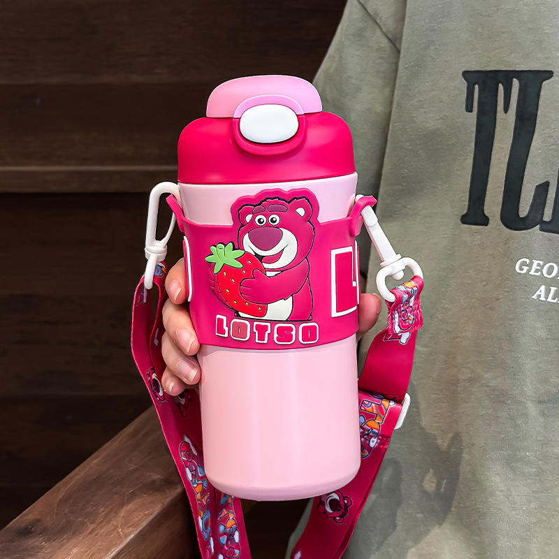 สตรอเบอร์รี่แบร์สีแดง