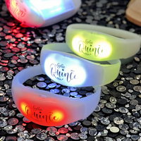 Avantage de sécurité à piles de bracelet de LED activé par le son pour des parties poignée simple nouvel éclairage électronique