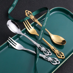 Bộ đồ ăn chạm khắc phong cách Châu Âu Bộ Quà Tặng Retro dùng một lần rỗng cứu trợ món tráng miệng muỗng ba răng hiện đại bên kim loại - Product Image 3