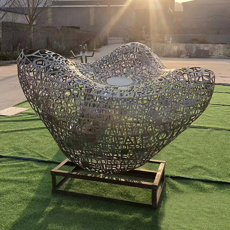 Customized Stainless Steel Handicrafts for Outdoor Garden and Courtyard Decoration, Stainless Steel Hollow Ingot Sculptures
