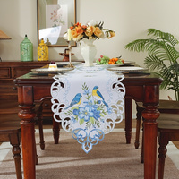 Chemin de table en polyester brodé en Chine, vente en gros, design floral fantaisie, nappe de mariage, salle à manger