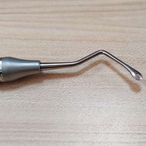 Spatule d'excavatrice en acier avec poignée de cuillère dentaire Accessoire de remplissage réparateur de nettoyage manuel des dents pour équipement de thérapie orale - Product Image 2