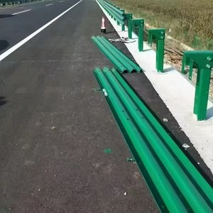 Barrière de sécurité ondulée pour autoroute Shunyi Q235 432*65*6, galvanisée à chaud, revêtement en poudre, utilisation sur autoroute rurale - Product Image 2