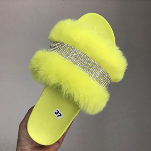 Pantuflas de Mujer de Alta Calidad, Pantuflas de Diseño de Lujo para Exteriores, Pantuflas de Mujer con Pedrería, Pantuflas de Diseño con Peluche - Product Image 2