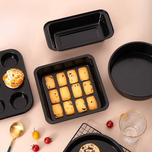 Plaque à pizza professionnelle en acier au carbone pour pain fait <span class=keywords><strong>maison</strong></span> avec une distribution uniforme de la chaleur et un design à bords roulés - Product Image 5