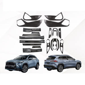 Autocollants <span class=keywords><strong>de</strong></span> décoration <span class=keywords><strong>de</strong></span> carrosserie pour 2020 Corolla Cross avec protection arrière intégrée <span class=keywords><strong>Barre</strong></span> <span class=keywords><strong>de</strong></span> <span class=keywords><strong>seuil</strong></span> d'aile <span class=keywords><strong>de</strong></span> queue externe Pièces modifiées - Product Image 1
