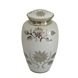 Urna de cremación para adultos de latón macizo tradicional elegante, diseño clásico duradero para almacenamiento de cenizas conmemorativas, suministros funerarios - Product Image 1