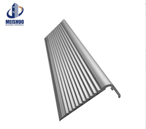 Profilo Antiscivolo per Scale in Alluminio a Prezzo di Fabbrica, Bordatura Personalizzata per Scale Interne ed Esterne - Product Image 2