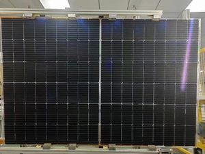 แผงโซลาร์เซลล์แบบโมโนคริสตัลไลน์ BIFACIAL HJT PERC รุ่นใหม่ ปี 2025 กำลังไฟ 550 วัตต์ กระจกสองชั้น ประสิทธิภาพสูง รุ่น PWDG550Wp-144M Monovisc ราคาประหยัด - Product Image 1