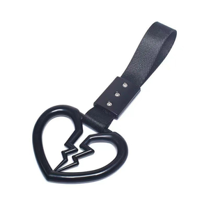 OEM personnalisé Tsurikawa JDM Logo Racing Ring Plastique ABS Sakura Cœur brisé Sangles <span class=keywords><strong>de</strong></span> métro pour bus Kit d'accessoires d'intérieur <span class=keywords><strong>de</strong></span> voiture pour sport - Product Image 1