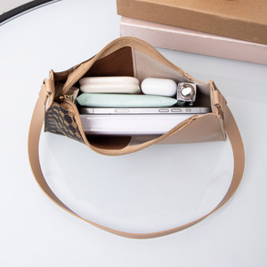 Bolso de Hombro Simple y Moderno de PU con Cierre para Mujer, Uso Diario, Diseño de Combinación de Colores, Venta al Por Mayor Tanjing - Product Image 4