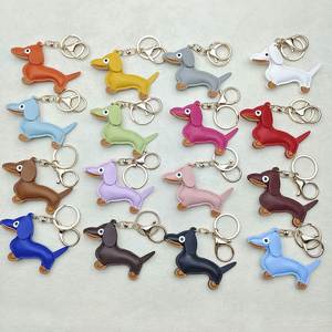 Porte-clés tendance en cuir PU pour chien teckel, breloque de sac de luxe pour femme, accessoires de décoration mignons pour sacs en forme de chiot - Product Image 3