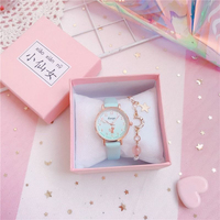 Montre à quartz pour filles, montre-bracelet chat de dessin animé, cadran rond, bracelet en cuir, pendentif, cadeau