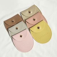 Sac à bijoux ovale personnalisé avec logo, en cuir PU multicolore, avec bouton, pour ranger colliers, boucles d'oreilles, bagues et bracelets