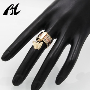 Set di Anelli con Ciondoli a Forma di Elefante, Croce, Vergine Maria, Cuore, Trifoglio e Farfalla, Placcati in Oro - Product Image 4