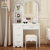 HarmTai Ensemble Coiffeuse Moderne Européenne Sculptée Blanche avec Miroir LED Arqué, Rangement Multi-Tiroirs et Chaise Incluse pour Chambre à Coucher