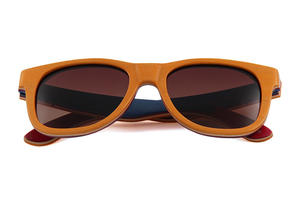 Vendita calda Logo personalizzato moda occhiali da sole polarizzati lusso telaio in legno in rosso <span class=keywords><strong>e</strong></span> blu comode lenti Tac per gli uomini <span class=keywords><strong>e</strong></span> le donne - Product Image 6