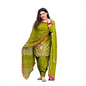 Conjunto de Salwar Kameez Verde Bordado para Mujer, con Dupatta, Estilo Tradicional Indio-Pakistaní, Corte Regular, Largo hasta el Tobillo, Tela de Viscosa - Product Image 1