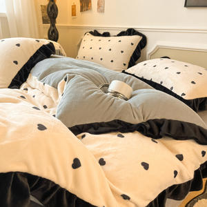 AOYATEX Cómodo varios estilos Juego de cama grueso Personalizado Tres piezas Lindo encaje en forma de corazón Conjunto para dormitorio - Product Image 5