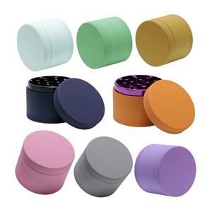 Molinillos de goma para fumar de 63mm, molinillo de aluminio de <span class=keywords><strong>Color</strong></span> <span class=keywords><strong>tabaco</strong></span> a base de hierbas, molinillo de 4 capas, venta al por mayor - Product Image 2