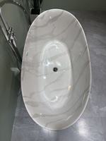 Baignoire autoportante ovale en acrylique effet marbre blanc brillant, modèle marbre, en promotion