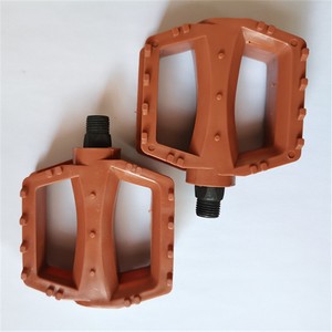 Pedales de Bicicleta de Plástico Antideslizantes para Niños, Multiusos, con Eje de Acero Q 026 - Product Image 1