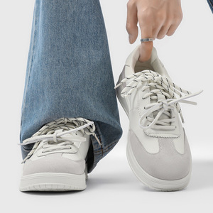 Zapatillas de entrenamiento alemanas idénticas a las de Zhixiu, de estilo rojo y diseño exclusivo, con un estilo casual y deportivo para mujer, diseñadas por un diseñador. - Product Image 4