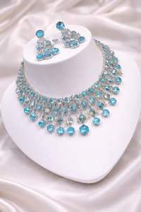 Ensemble de bijoux de mariée classique américain avec diamants - Collier et boucles d'oreilles élégants en deux pièces pour femmes et filles - Product Image 4