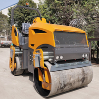 Rouleau compresseur vibrant 3,5 tonnes BM3500 à pneus avant en acier et arrière en caoutchouc pour travaux en espaces étroits