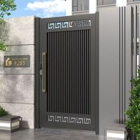 Moderne elektrische aluminiumlegering schuifpoort voor villa's, automatisch openend, duurzame constructie, milieuvriendelijk, beveiligd en weerbestendig.