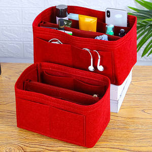 Trousse de toilette avec poches en feutre En stock - Product Image 1