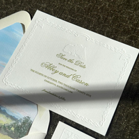 Carte de mariage avec bordure gaufrée, monogramme olive, papeterie héritage romantique, pour annulations de mariage et annonces de mariage au sud des États-Unis