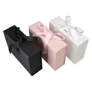 Set di abbigliamento personalizzato di fabbrica scatola di imballaggio pieghevole scatola di imballaggio per il commercio estero integrata pieghevole scatola regalo creativa all'ingrosso