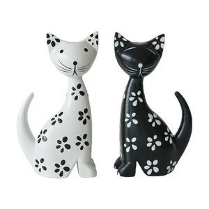 Ensemble de figurines de chat en bois de style minimaliste nordique, design floral noir et blanc, décoration de bureau à domicile - Product Image 4
