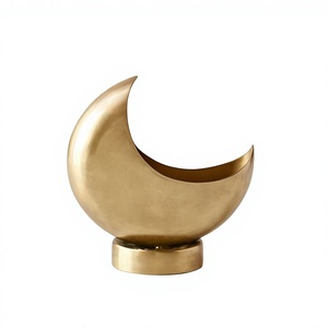 Porte-bougie en forme de croissant de lune en bronze fait à la main, décoration intérieure pour Ramadan, Eid, Diwali, décoration de table - Product Image 1