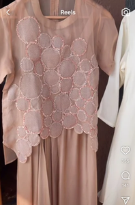 Robe courte pour femme en tissu crêpe, motif uni, style tendance, vente en gros par les exportateurs - Product Image 2