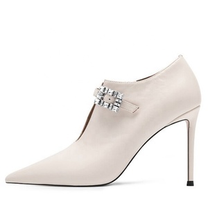 Bottes courtes sexy pour femme à talons aiguilles et boucles diamantées, grande taille 45, style été, à découpe, talons fins - Product Image 2