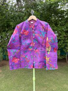 Veste matelassée à imprimé floral de qualité supérieure pour femmes |   Vêtements d'extérieur en coton rembourrés et doux |   Veste de mode légère faite à la main - Product Image 4