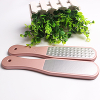 Outils de râpe de pédicure design de mode, étiquette privée, dissolvant de callosités double face, lime à pieds